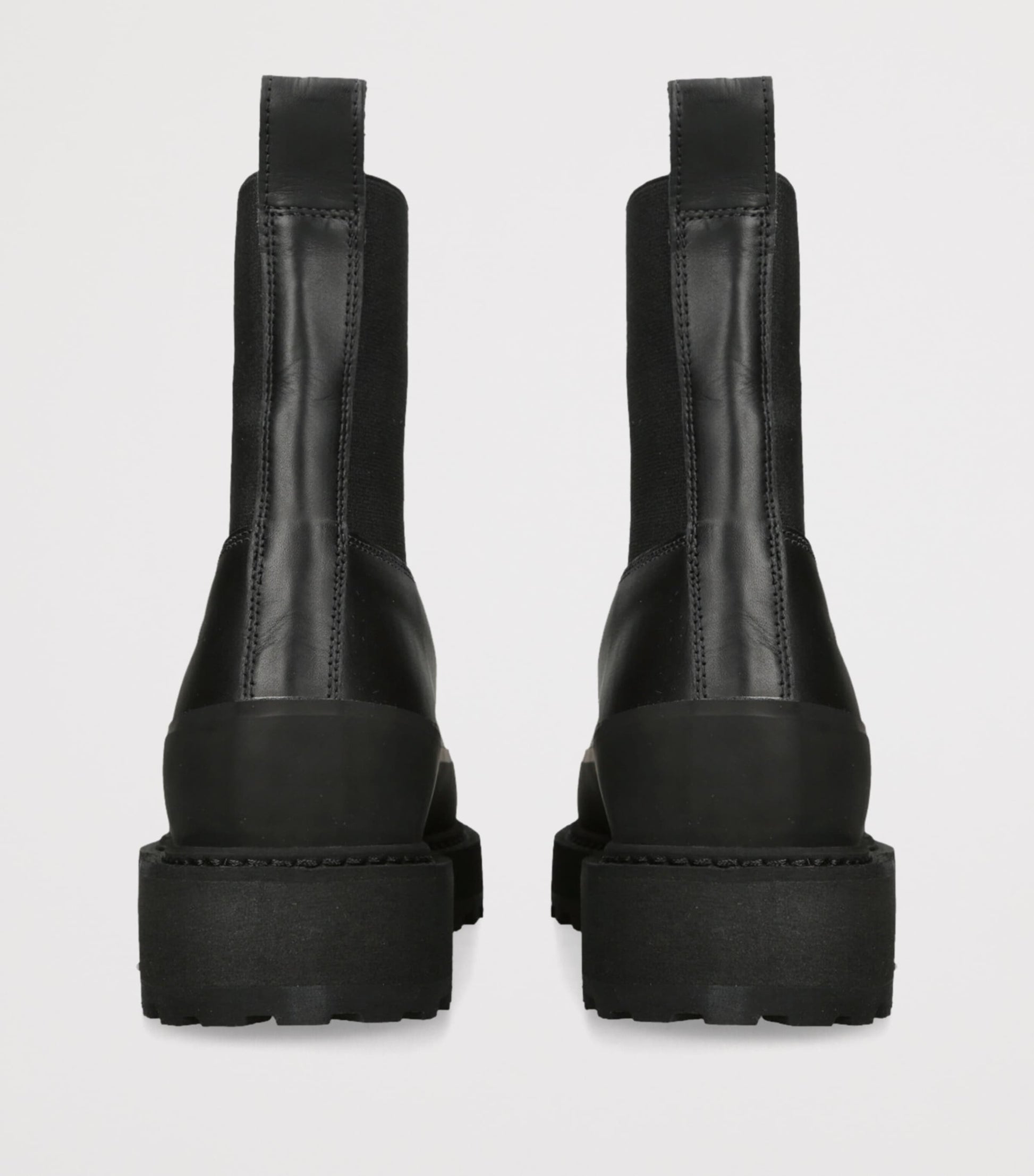 Le Monde Beryl Black Leather Dolomite Chelsea Boots 25