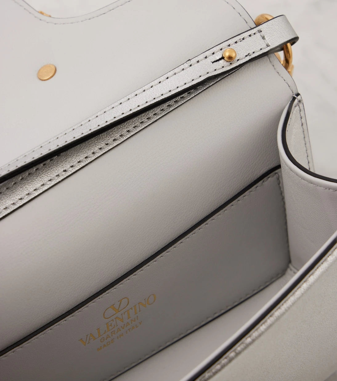 Valentino Garavani - Locò Small metallic leather shoulder bag