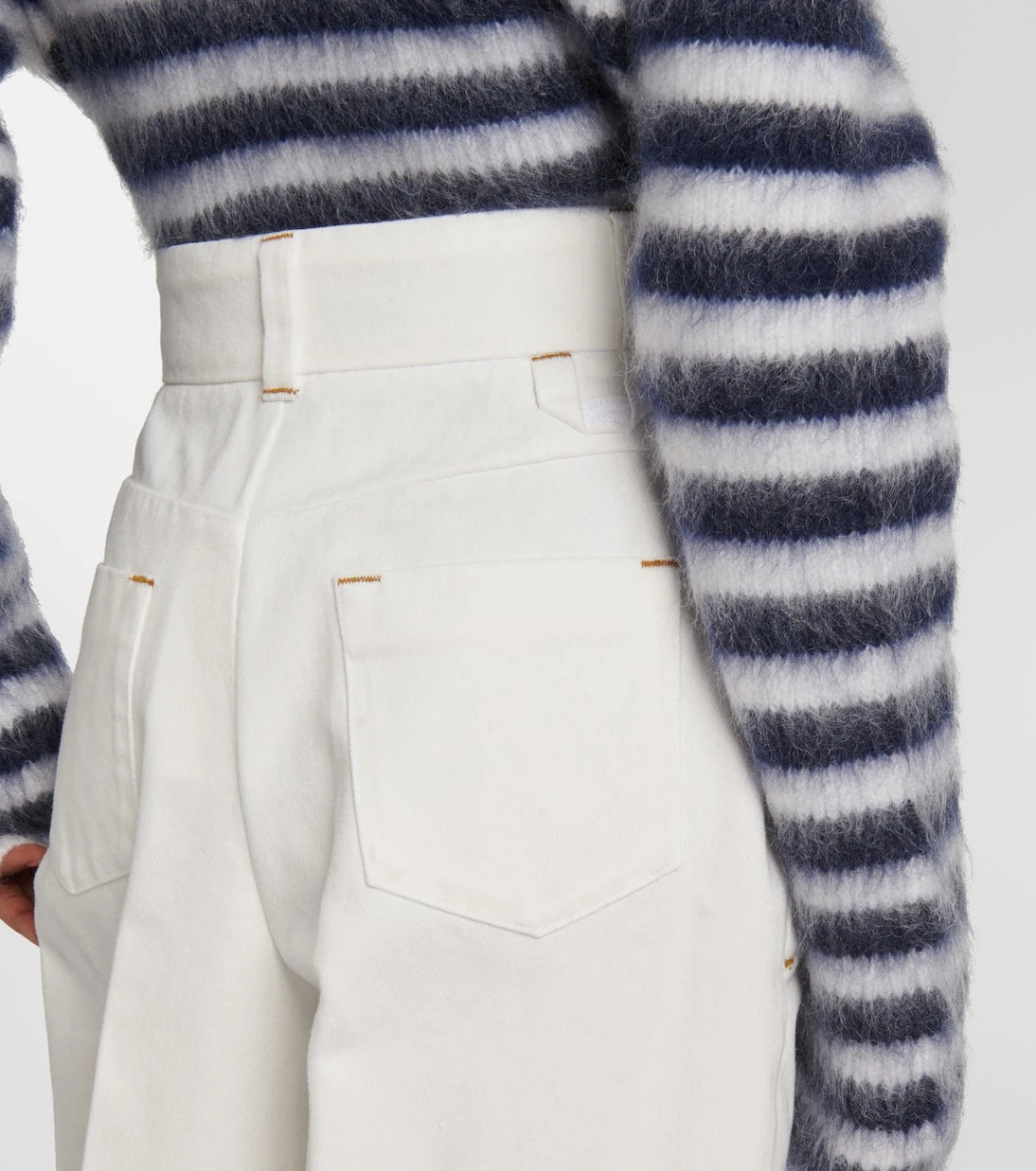 Jacquemus - بنطلون جينز Curzio De-Nîmes بقصّة عالية الخصر