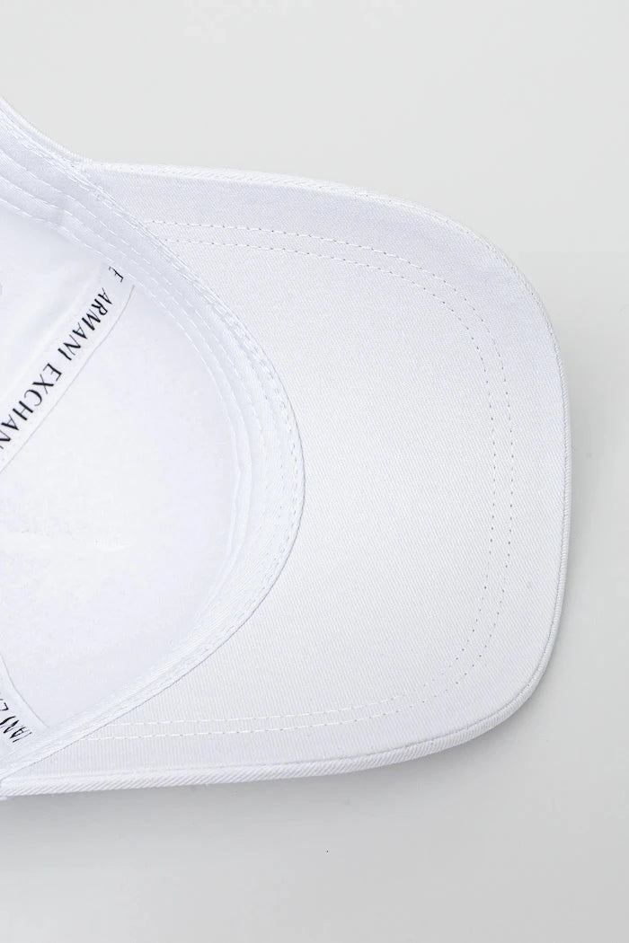 Памучна шапка с козирка Armani Exchange