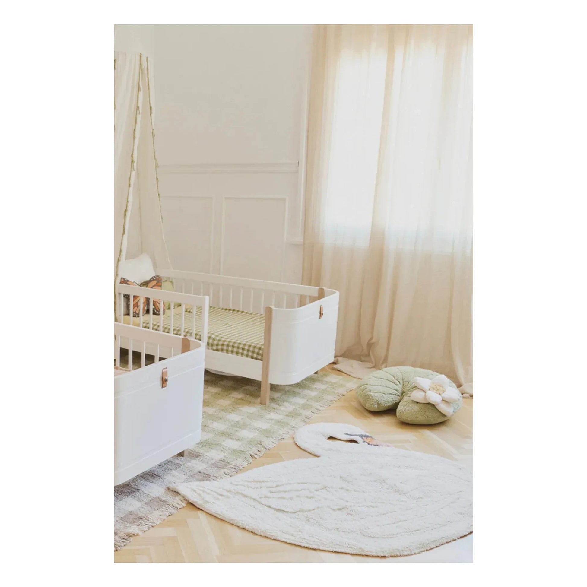 Lorena Canals - Swan rug | White