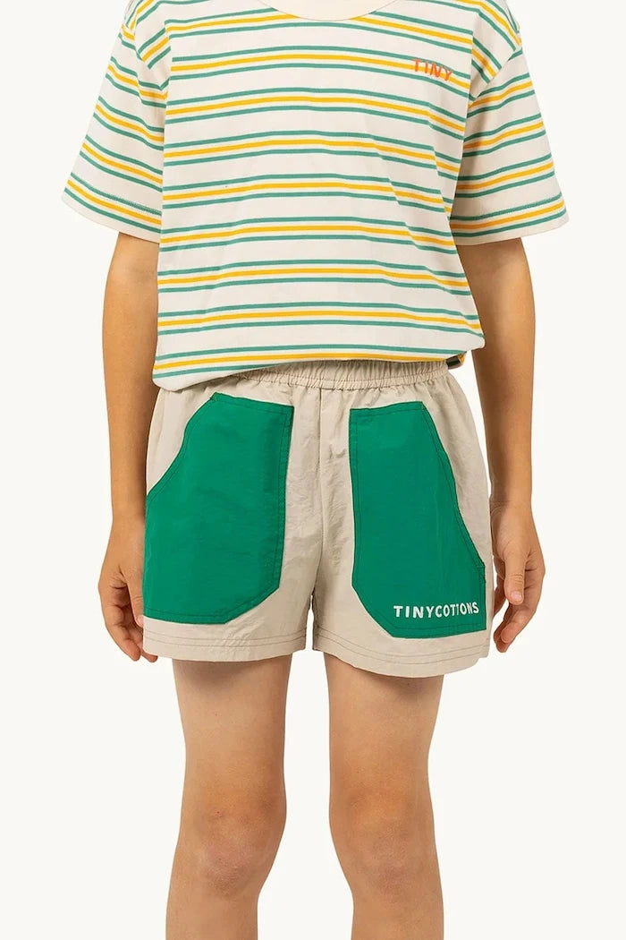 Детски къси панталони Tinycottons COLOR BLOCK SHORT