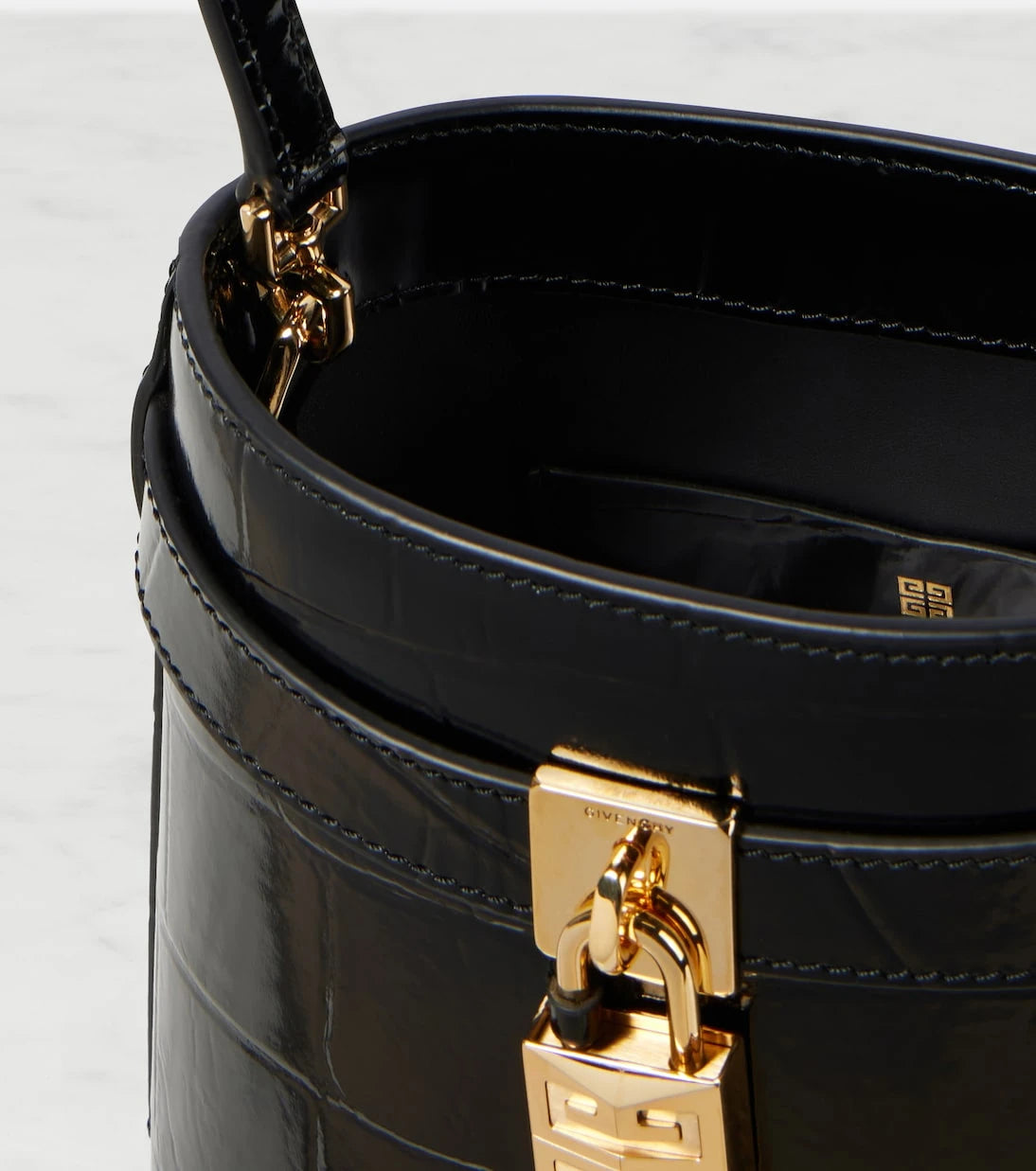 Givenchy - Shark Lock Orta boy deri kova çanta