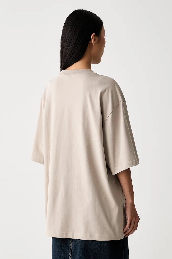 adidas Originals Essentials pamuklu kadın tişört