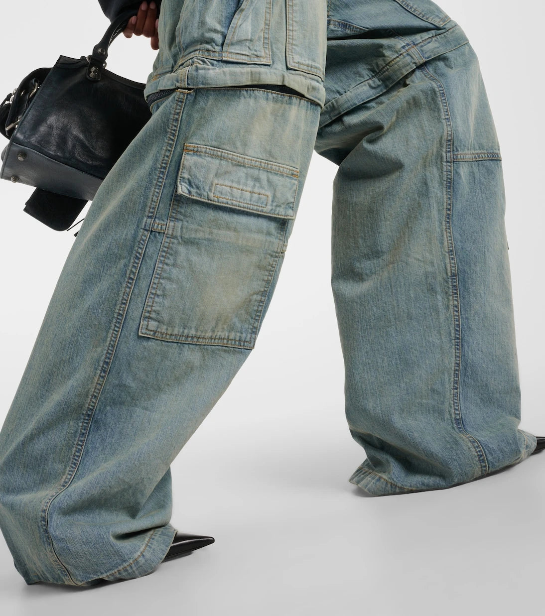 Balenciaga - Mid-rise cargo jeans