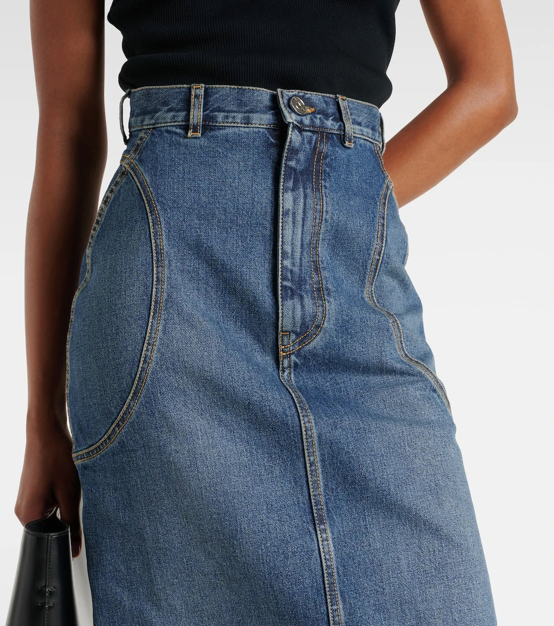 Alaïa - تنورة جينز بقصة قلم رصاص