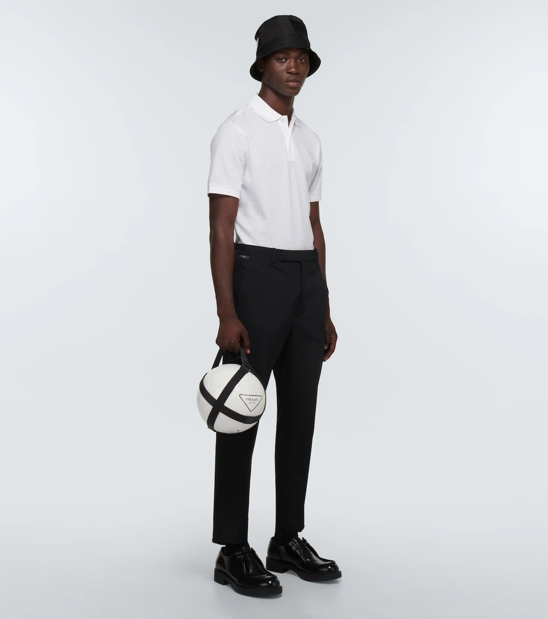 Prada - Logolu kauçuk futbol topu ve taşıyıcısı