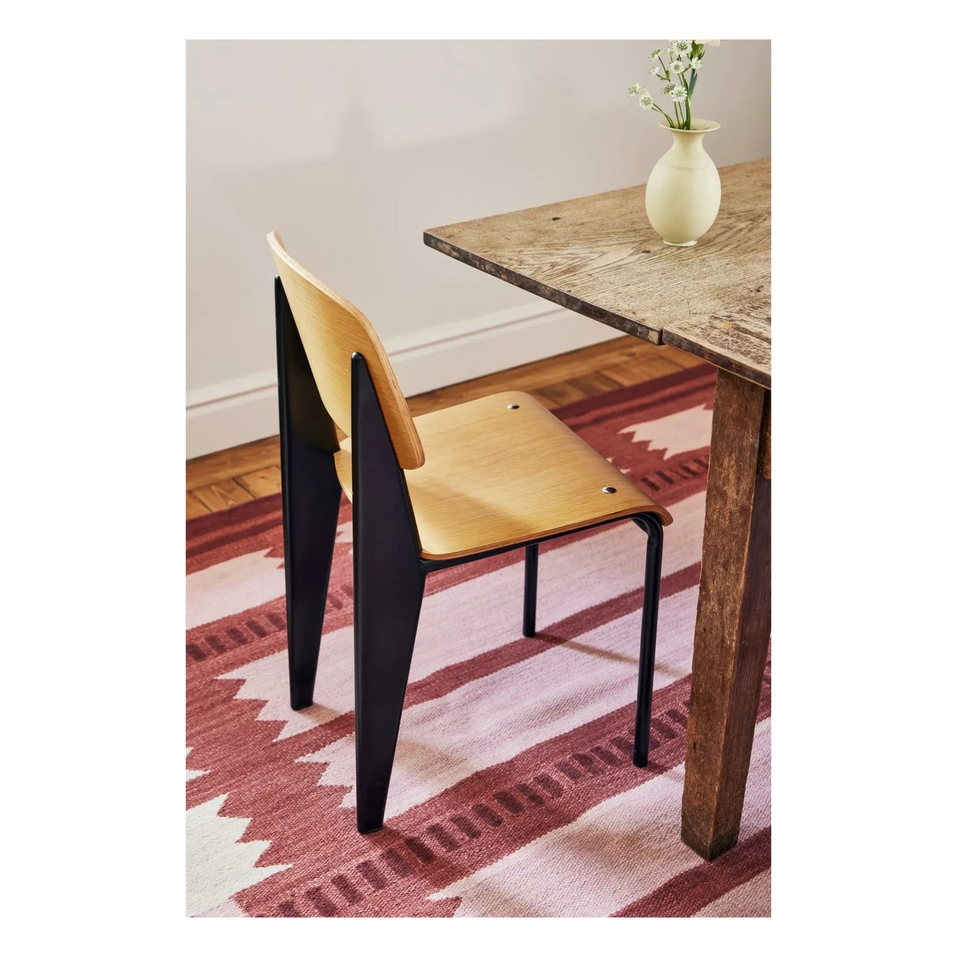 Layered - Röllakan Iris wool rug | Red