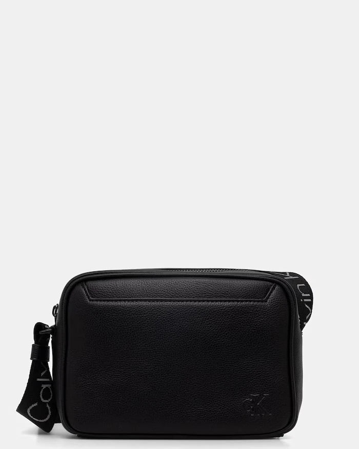 Calvin Klein erkek suni deri omuz çantası