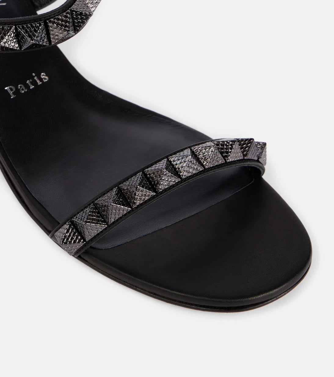 Christian Louboutin - صنادل Pyrasand 30 الجلدية
