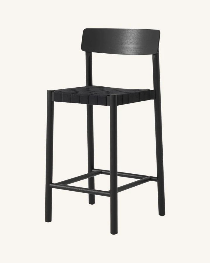 & Tradition - Betty TK12 ash bar stool with black straps, 65 cm | Black