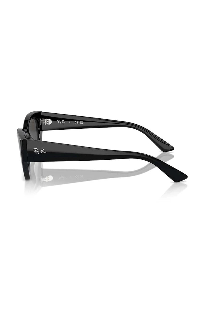 Ray-Ban güneş gözlüğü
