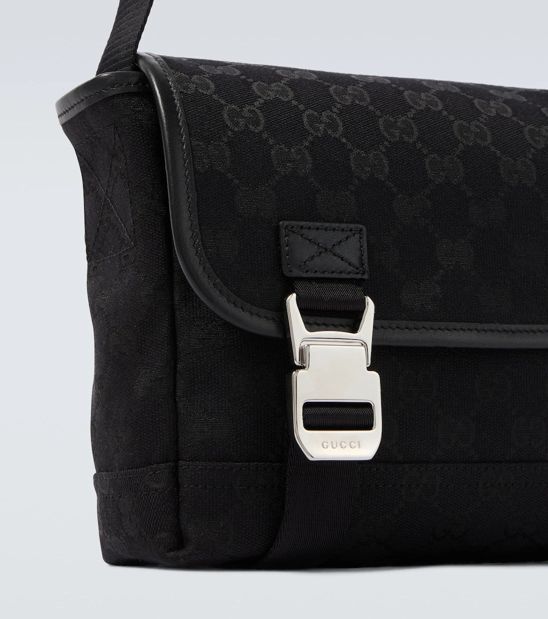 Gucci - GG messenger bag