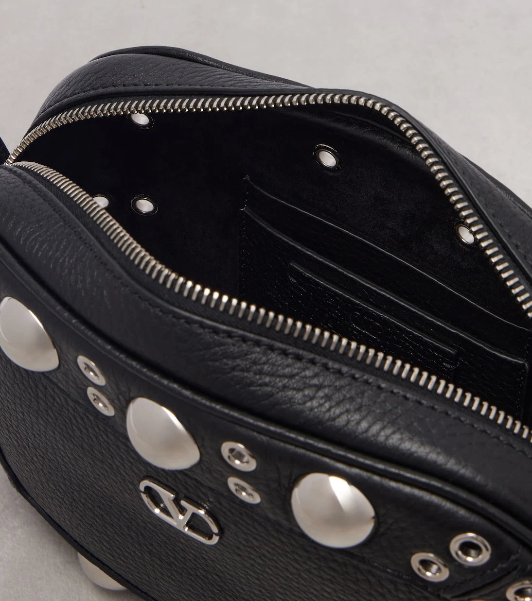 Valentino Garavani - Nellcôte leather crossbody bag