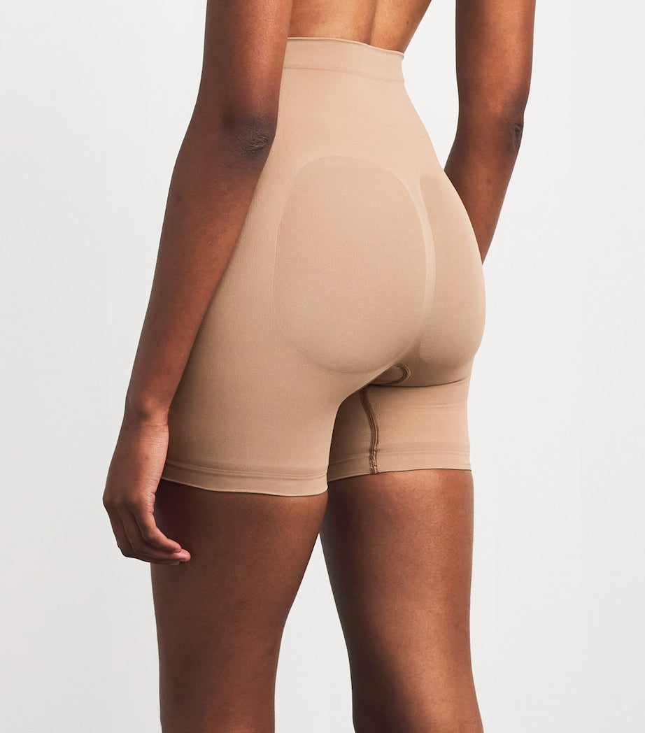 Skims Nude Seamless Sculpt Mid-Thigh Shorts