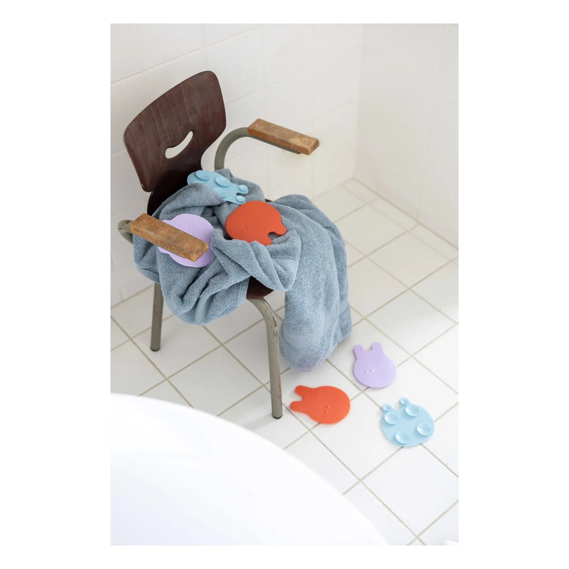 Quut - Grippi bath mats - Set of 8 | Coral