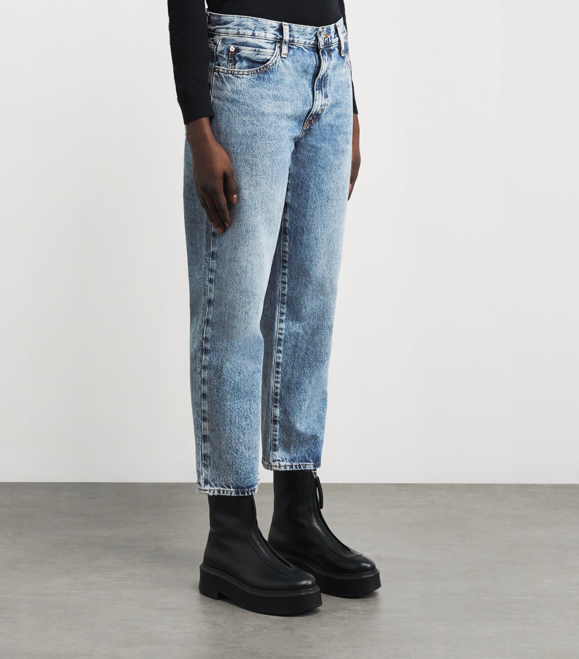 FRAME Blue The Hang Straight Jeans