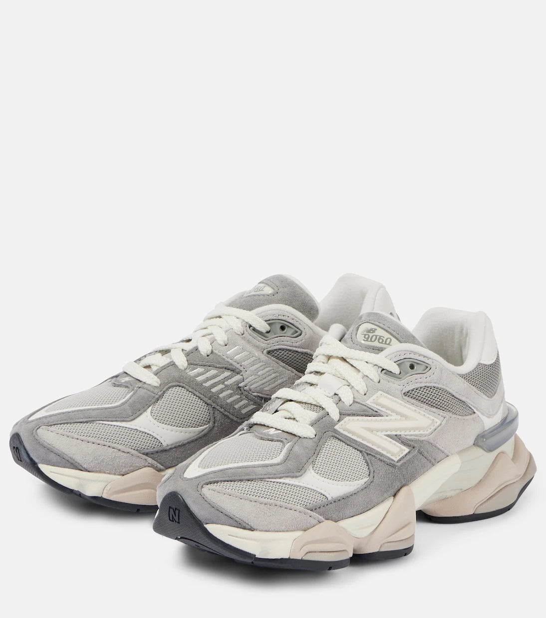 New Balance - أحذية رياضية 9060 مزينة بالجلد المدبوغ