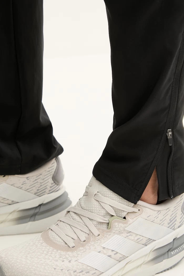 Спортен панталон adidas Performance adi365