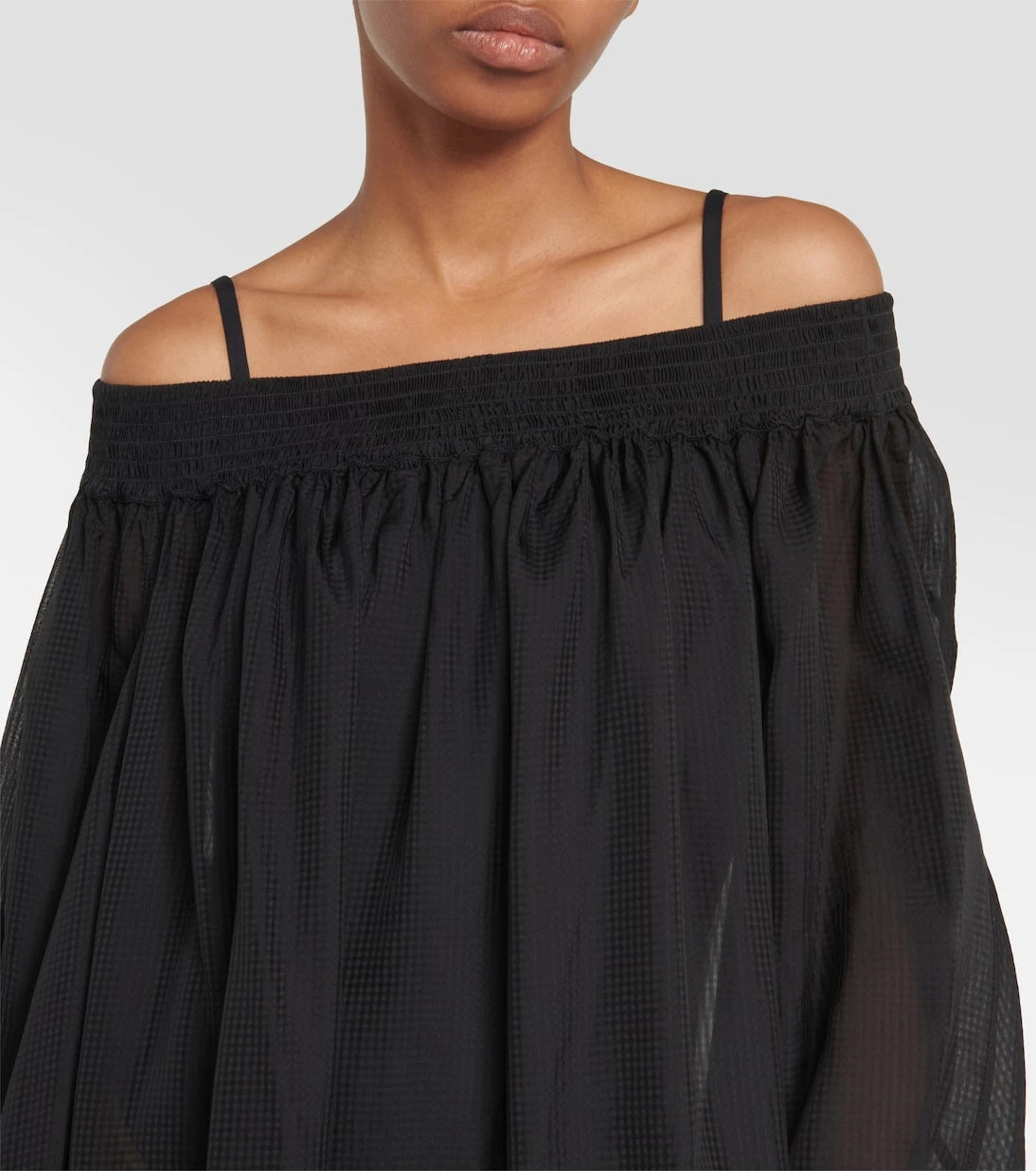 Alaïa - فستان ماكسي مكشوف الأكتاف
