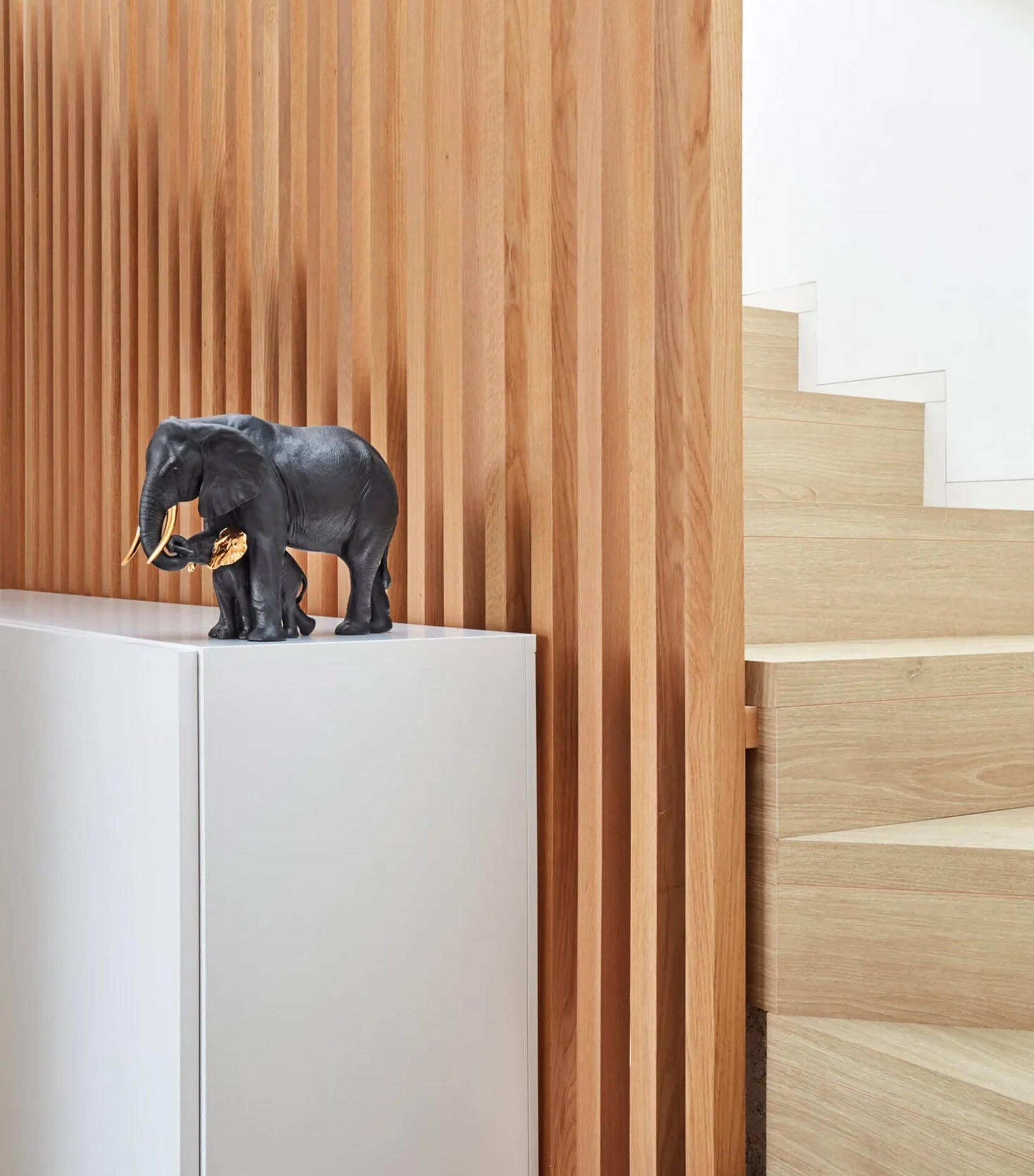 Lladró Porcelain Leading the Way Figurine