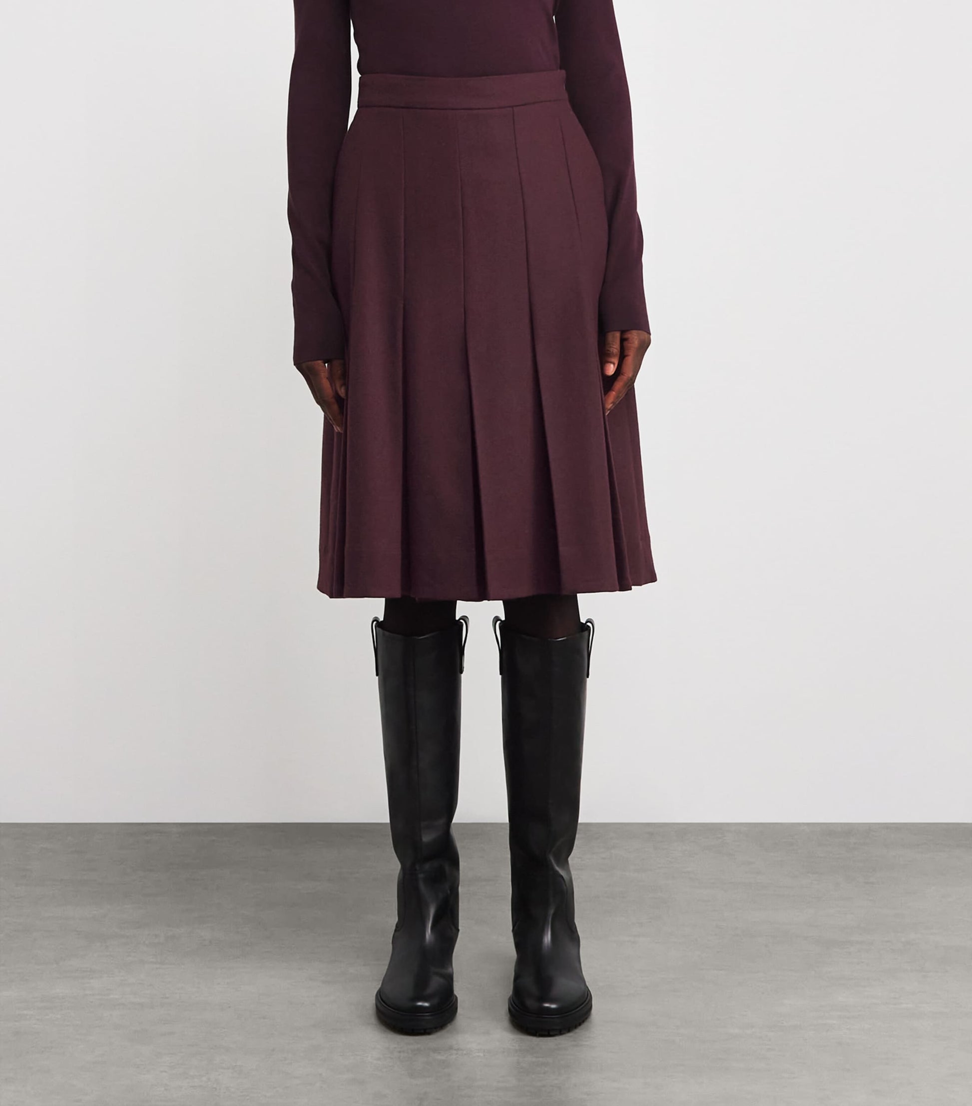 Virgin Wool Yanis Shorts MARASCHINO