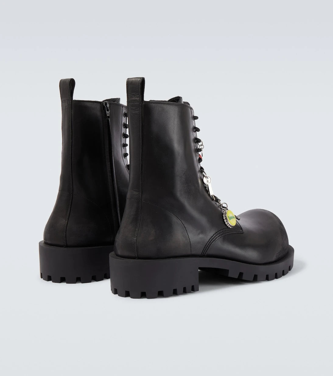 Balenciaga - حذاء هامر جلدي برباط