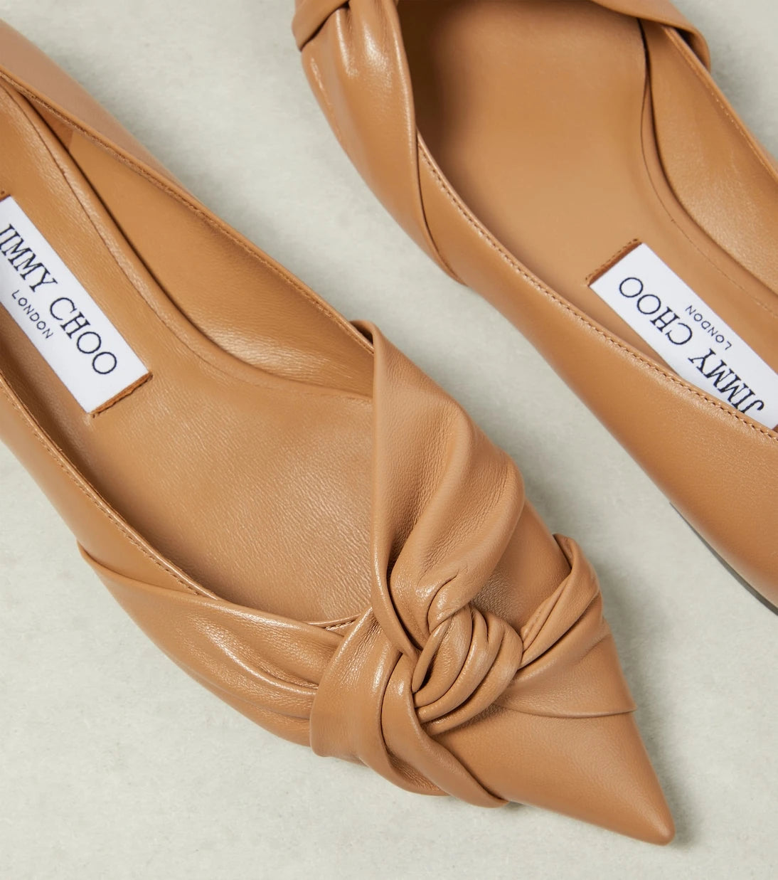 جيمي تشو - حذاء باليه هيدرا الجلدي المسطح