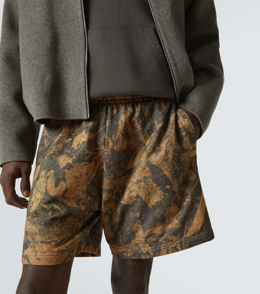 Acne Studios - شورت من الصوف القطني بنقشة مموهة