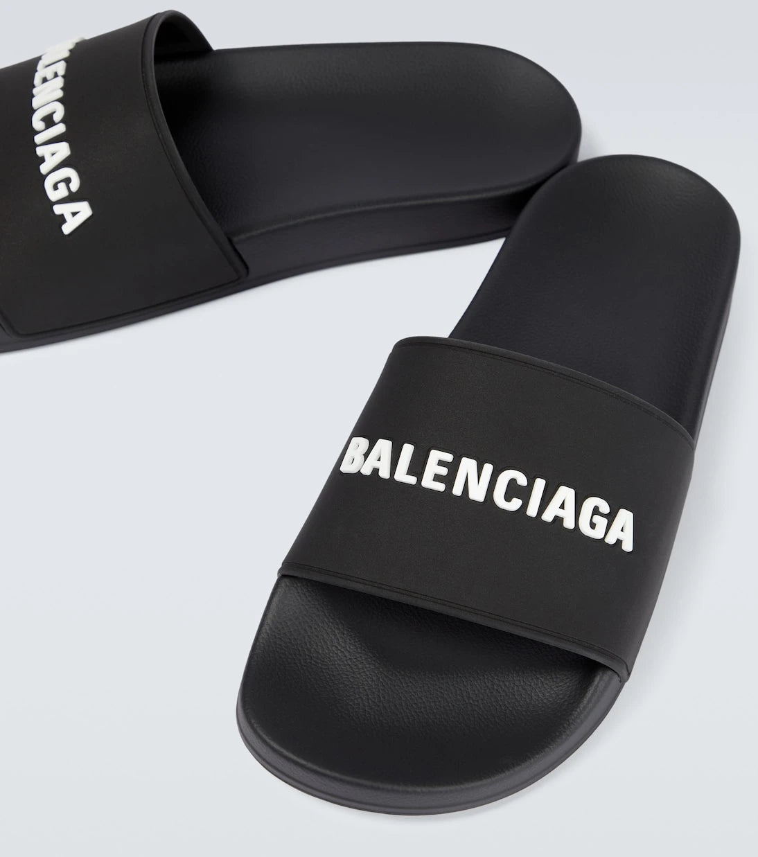 Balenciaga - نعال بول لوغو المطاطية