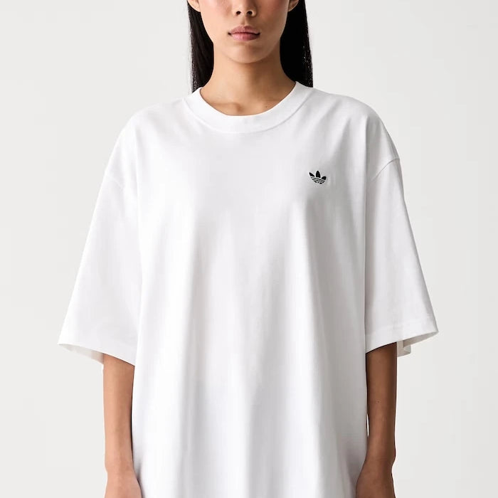 adidas Originals kadın pamuklu Essentials tişört