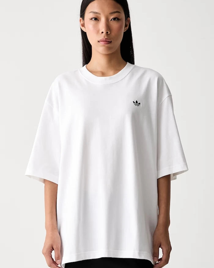 adidas Originals kadın pamuklu Essentials tişört
