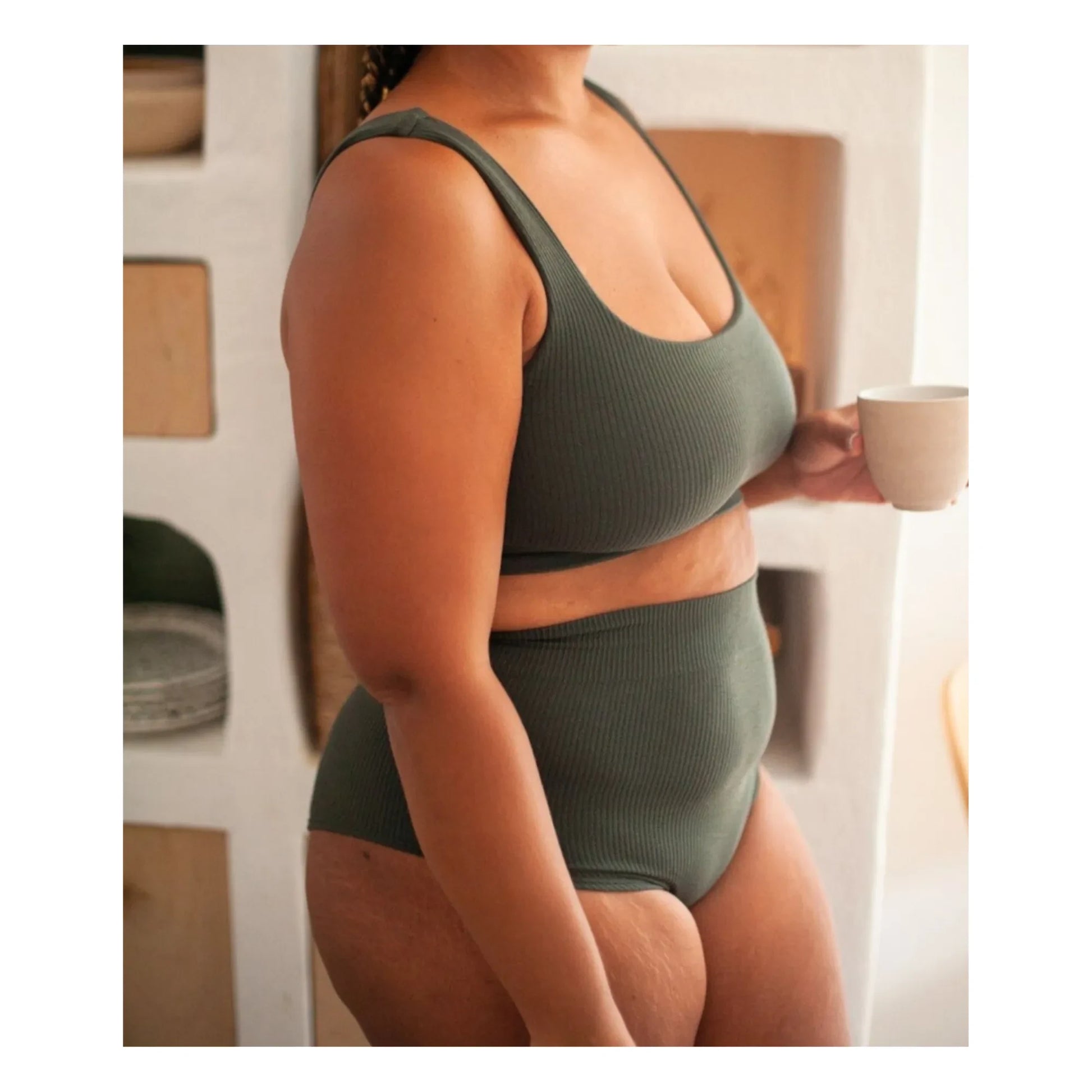 Mama Hangs - Everyday high-waisted panties | Olive