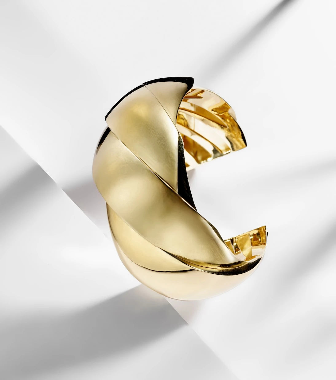 Ileana Makri - Blaze 18kt gold cuff bracelet
