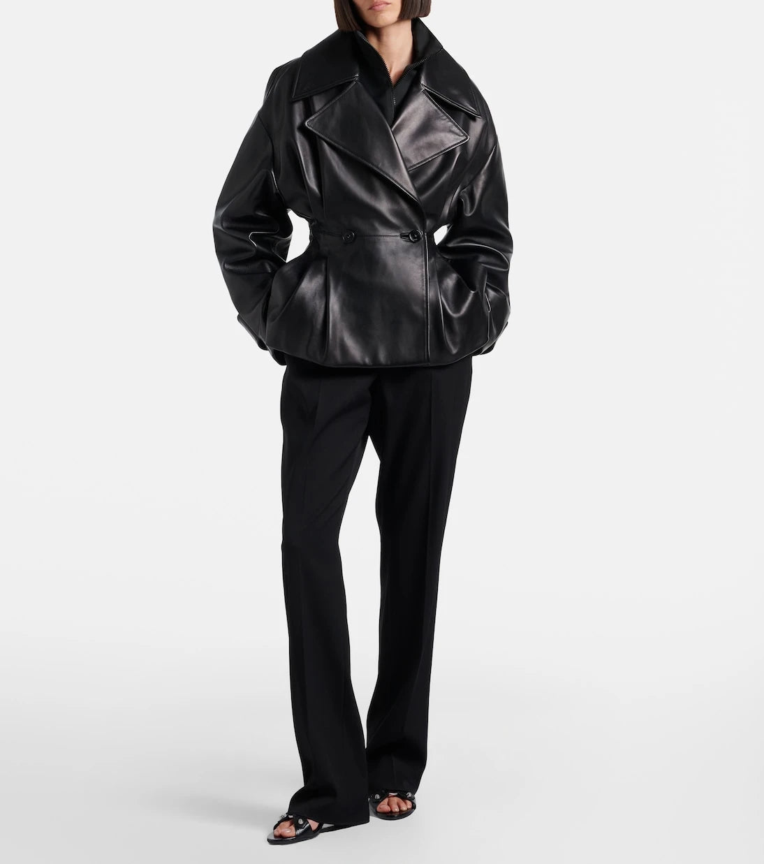 Balenciaga - حذاء كاجول جلدي مفتوح من الخلف
