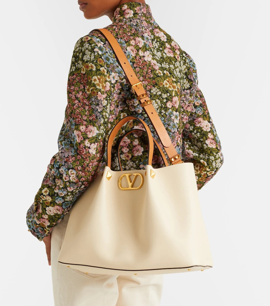 Valentino Garavani - VLogo Medium leather tote bag