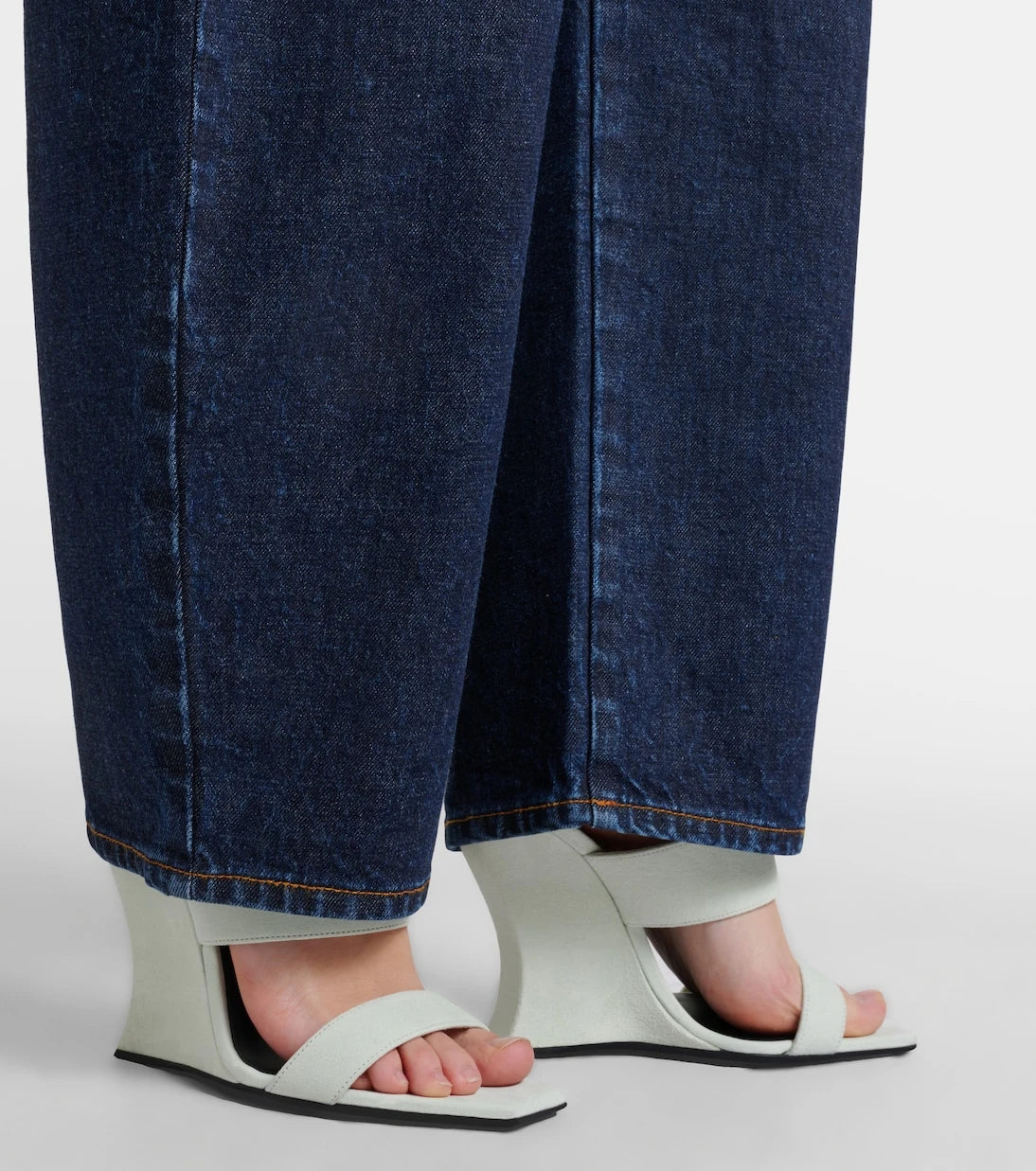 Alaïa - Wave 110 suede wedge mules