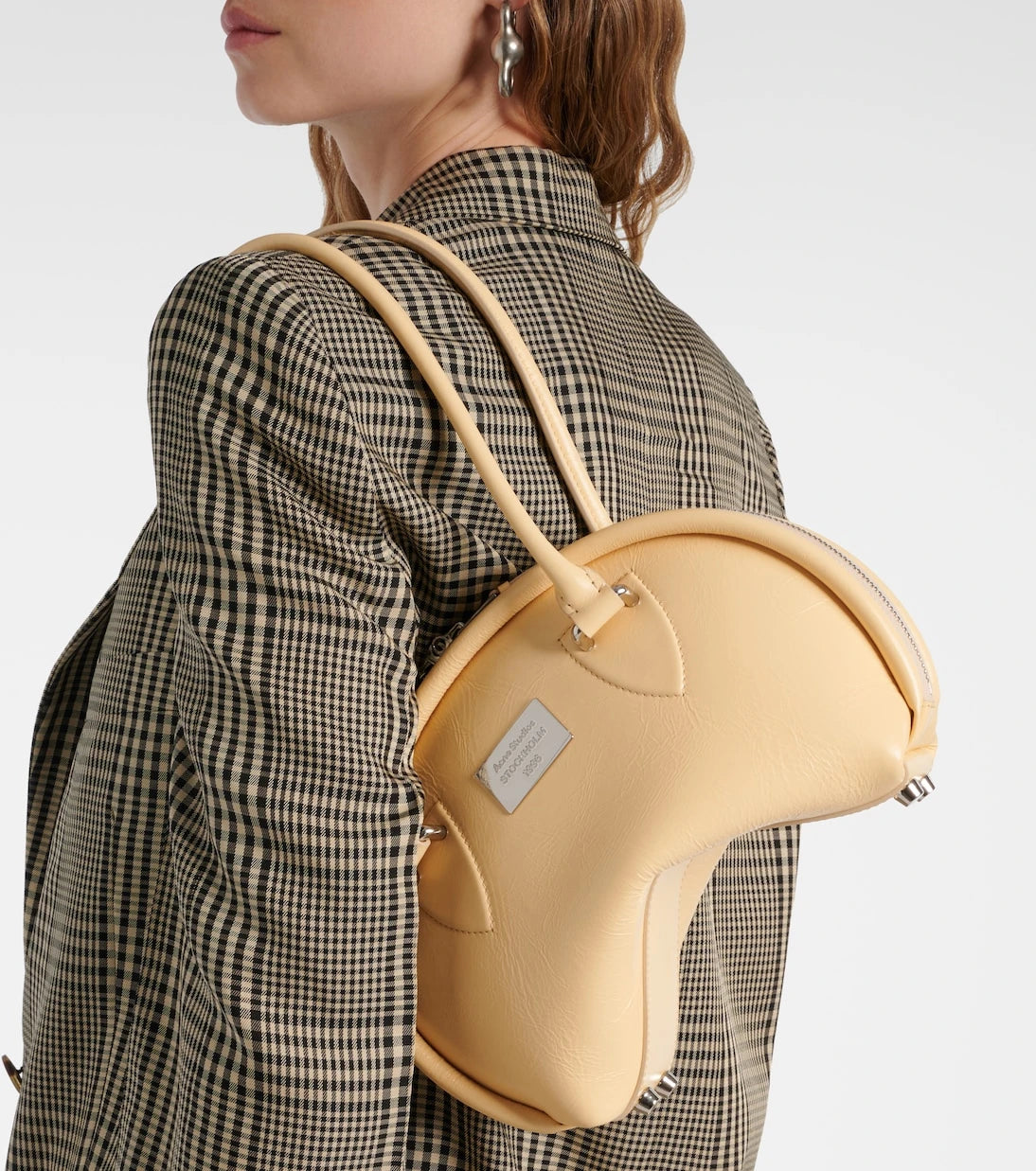 Acne Studios - حقيبة كتف Bowlina Mini جلدية