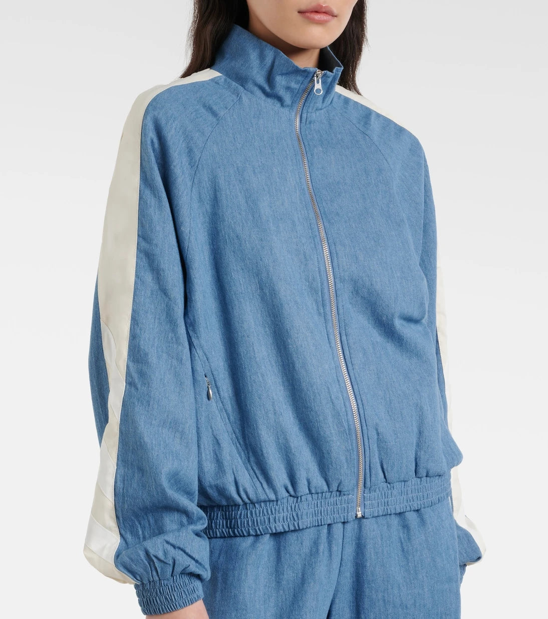 The Upside - جاكيت رياضي من قماش شامبراي قطني وكتان من Oracle Elias