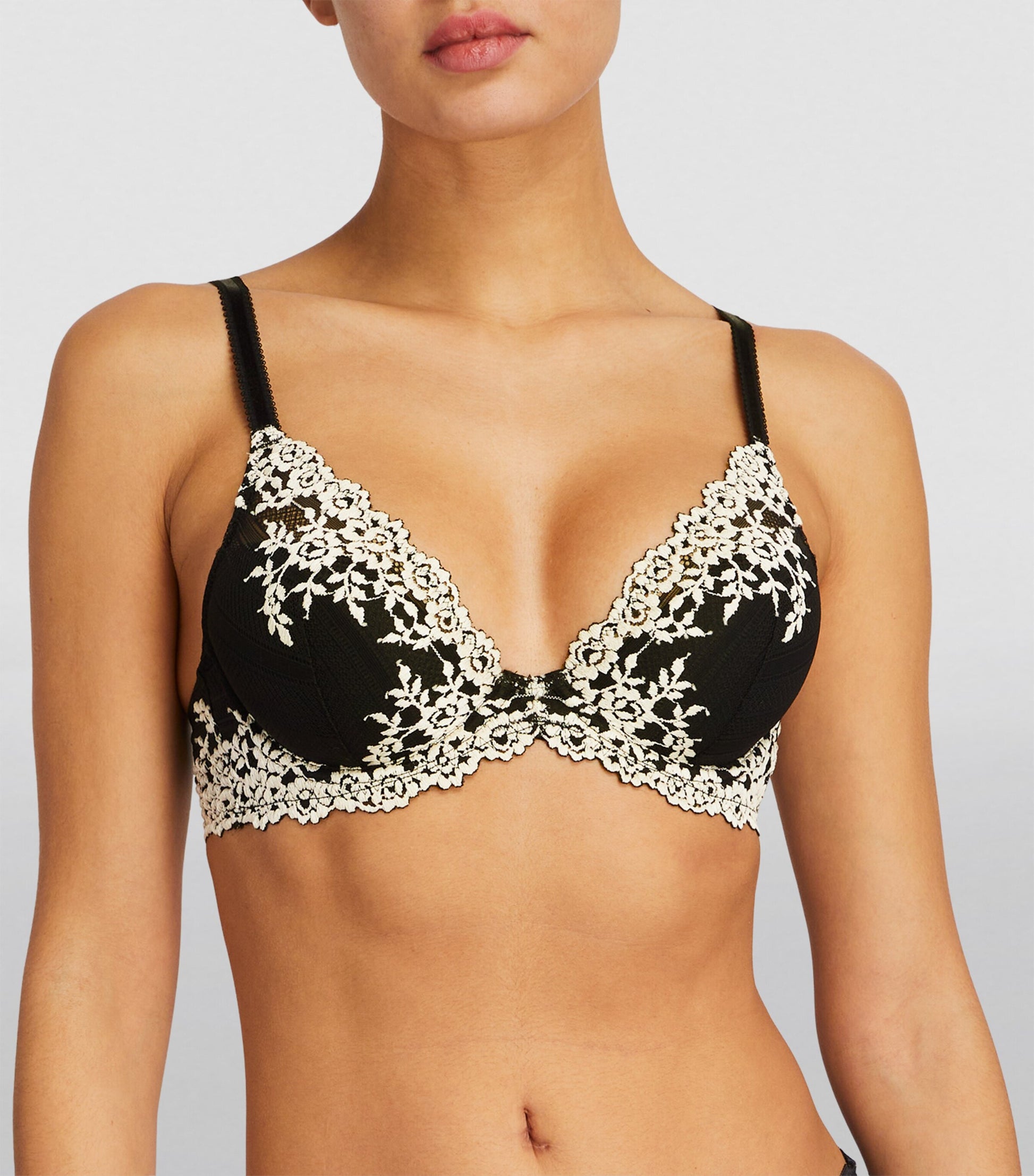 Black Embrace Lace Underwired Plunge Bra