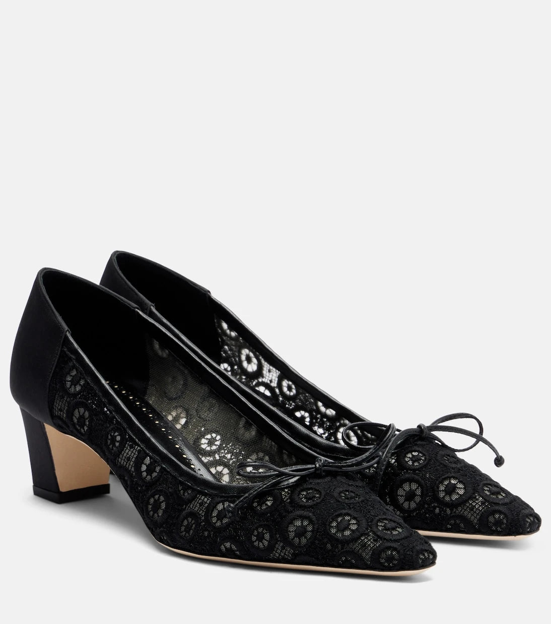 Manolo Blahnik - Martebal 50 lace bow-detail pumps