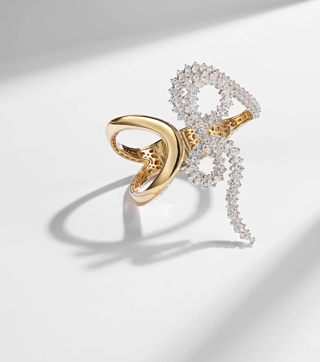 Yeprem - Golden Strada 18kt yellow and white gold bangle with diamonds