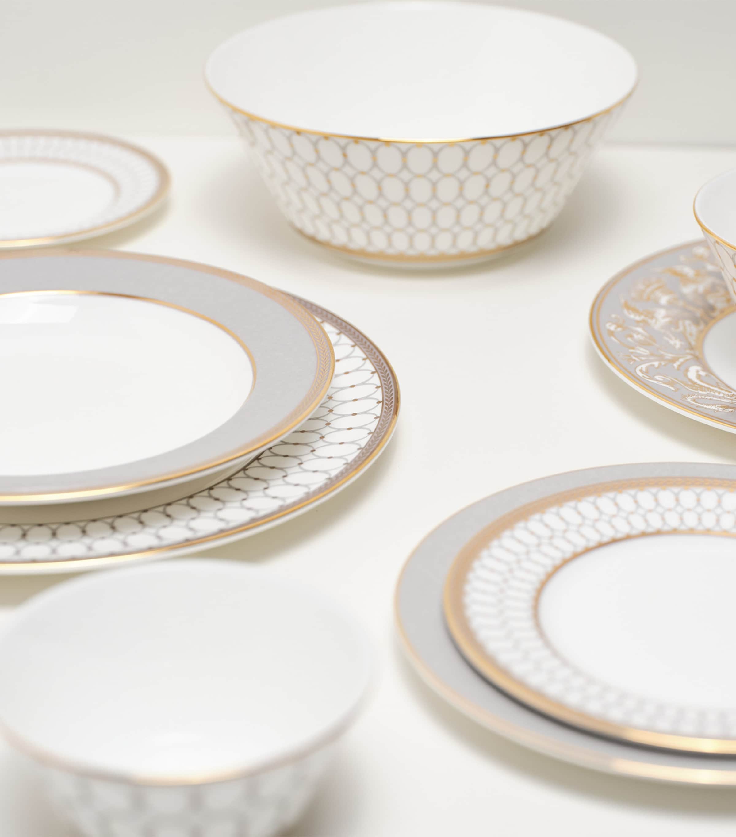 Renaissance Deep Plate (22cm)