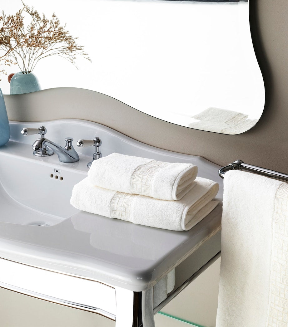 Maze Lace Bath Sheet