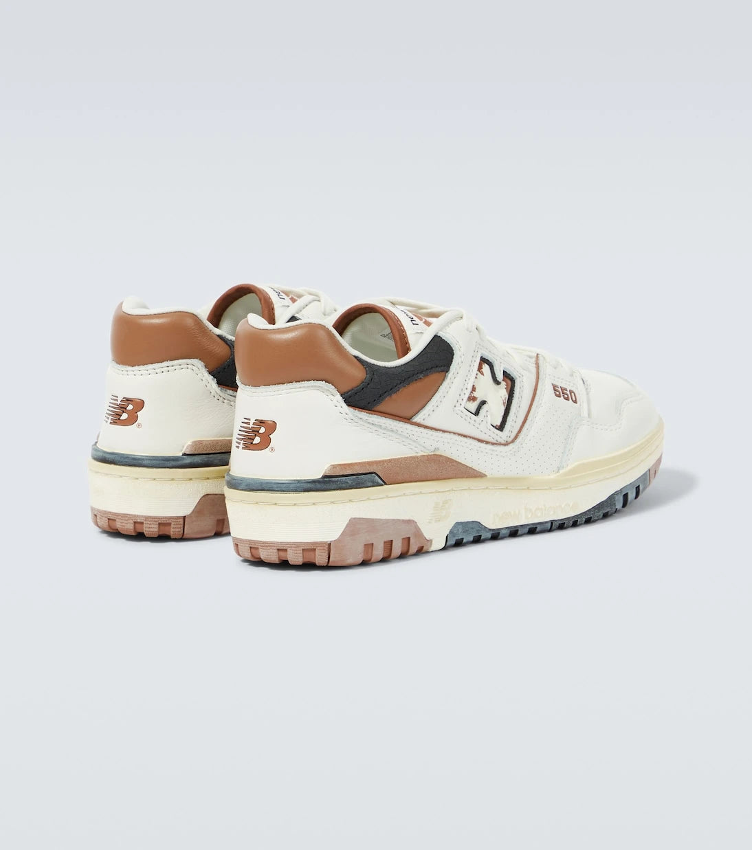 New Balance - حذاء سنيكرز 550 جلدي