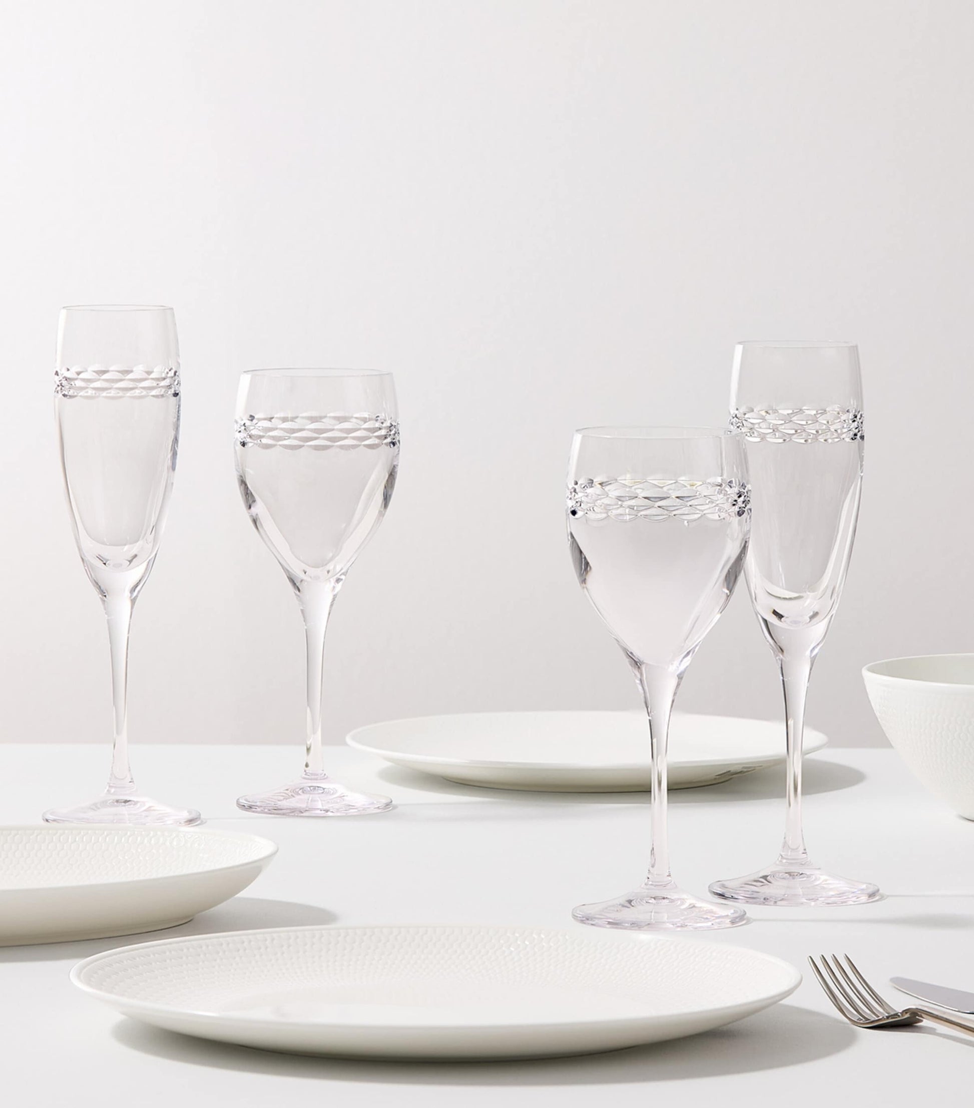 Set of 2 Crystal Neo Wine Glasses (280ml)