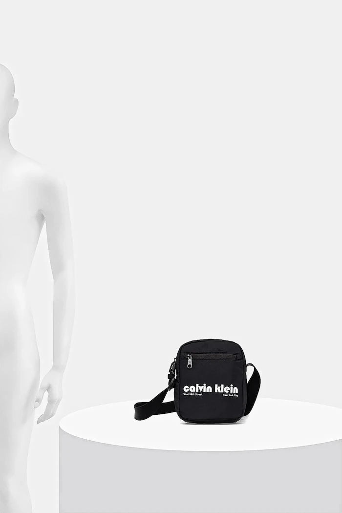 Чанта през рамо Calvin Klein