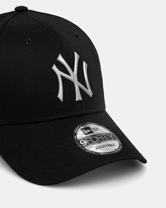 New Era METALLIC 9FORTY® Vizörlü Şapka
