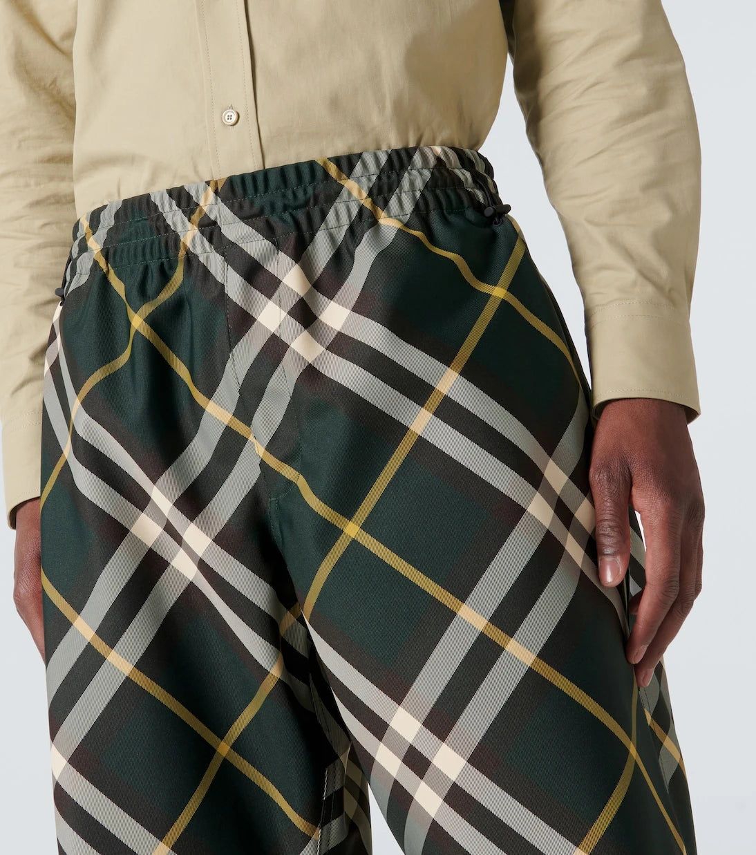 Burberry - بنطلون بربري بقصة أرجل واسعة ونقشة كاروهات