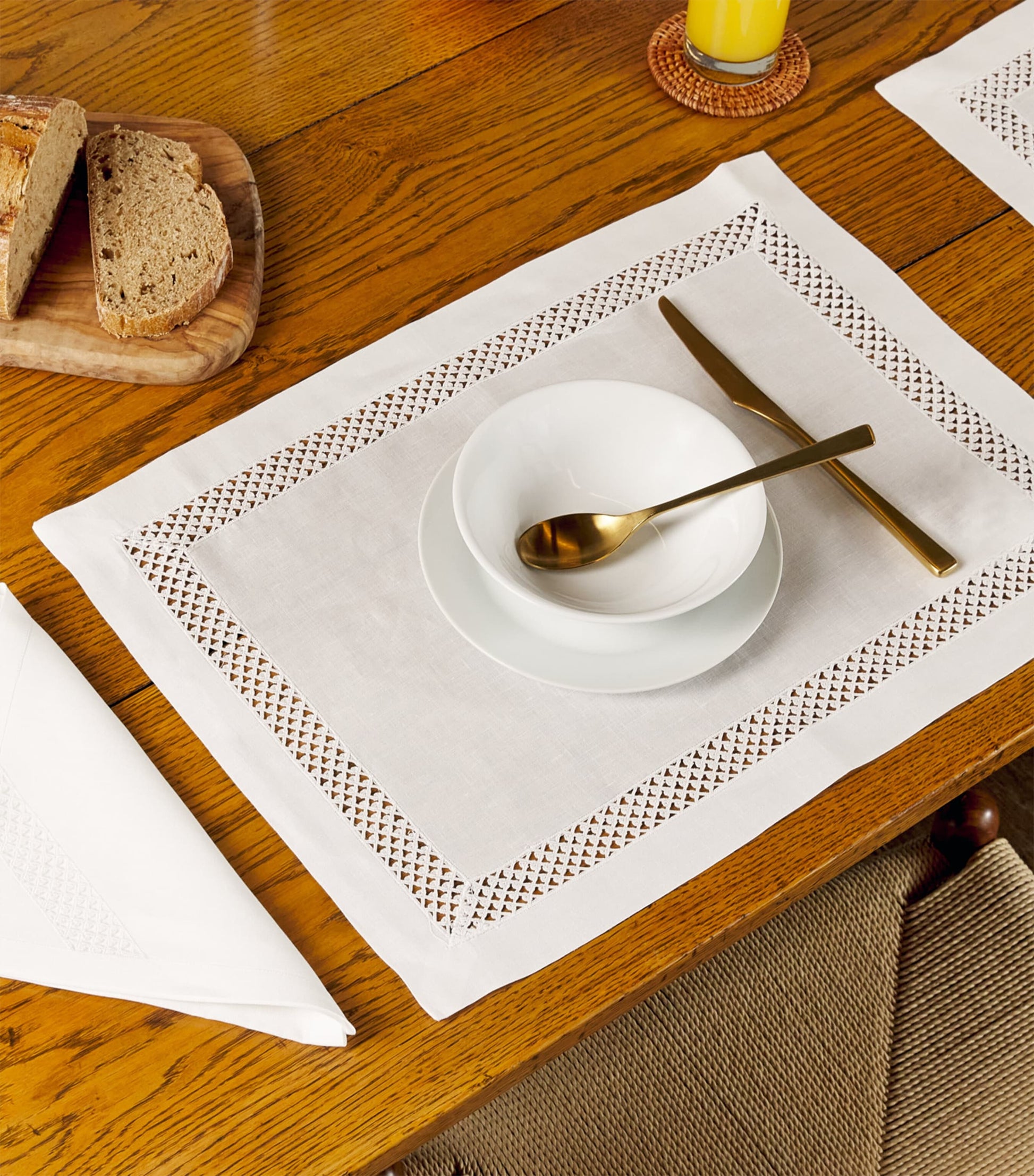 Linen Embroidered Liri Placemat (35cm x 50cm)